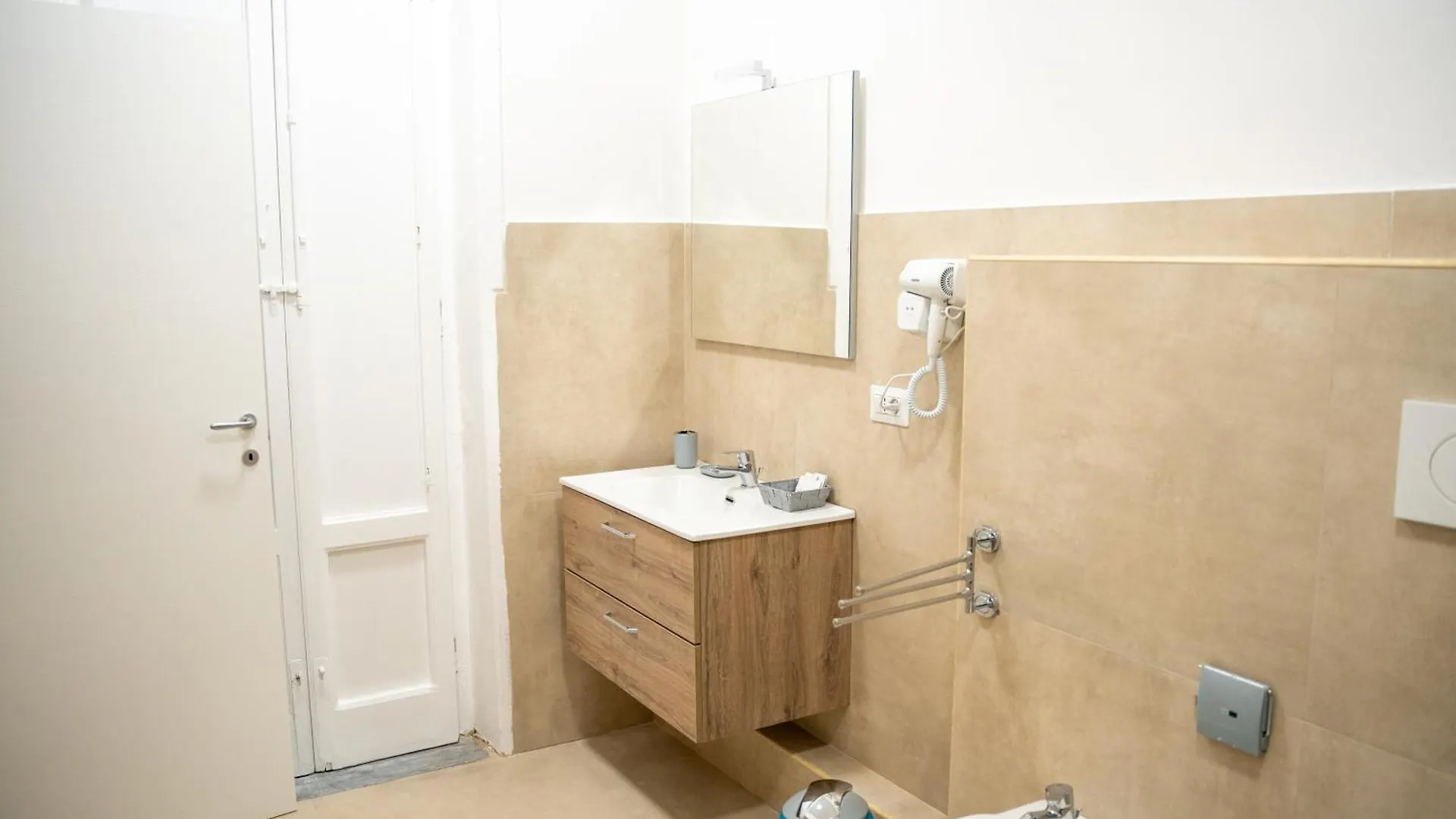 바리 Principe Amedeo 93 B&B