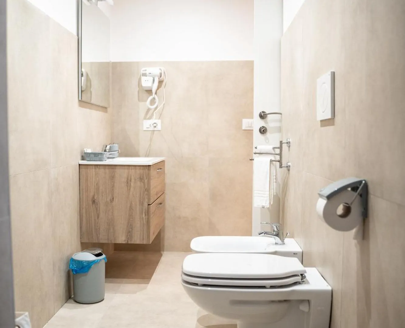 Bed and Breakfast Principe Amedeo 93 Bari 0*,  Italia